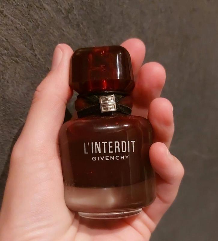 Givenchy L'Interdit Rouge EDP 35ml, Sieraden, Tassen en Uiterlijk, Uiterlijk | Parfum, Zo goed als nieuw, Ophalen of Verzenden