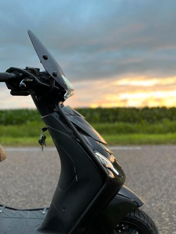 Piaggio zip 50cc 4takt 2017, Fietsen en Brommers, Scooters | Piaggio, Gebruikt, Zip, Maximaal 45 km/u, Benzine, Ophalen