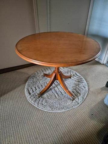 art deco tafel heldense kersenhout mooie bijzettafel  beschikbaar voor biedingen