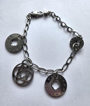 Mooie armband met bedels van DYRBERG KERN beschikbaar voor biedingen