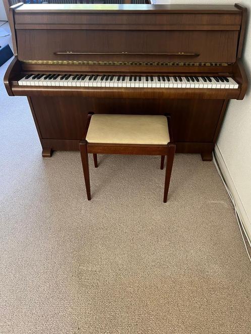 Te koop mooie piano, Muziek en Instrumenten, Piano's, Gebruikt, Piano, Bruin, Hoogglans, Ophalen