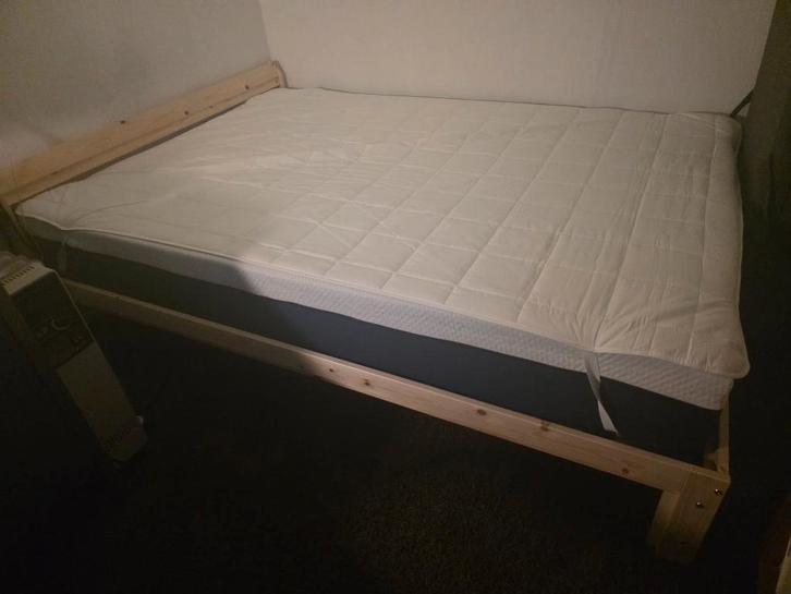 Ikea Bedframe 140 x 200 cm  - alleen afhalen op 21/22 dec, Huis en Inrichting, Slaapkamer | Bedden, Zo goed als nieuw, Tweepersoons