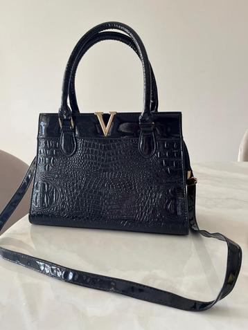 Te koop: Moderne zwarte lak schoudertas (Zo goed als nieuw!) beschikbaar voor biedingen