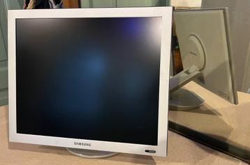 Samsung Monitor SyncMaster 173P Z-scharnier (Bijna Gratis) beschikbaar voor biedingen
