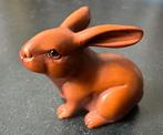 Hardhouten Netsuke van een haas met onyx ogen, Ophalen of Verzenden