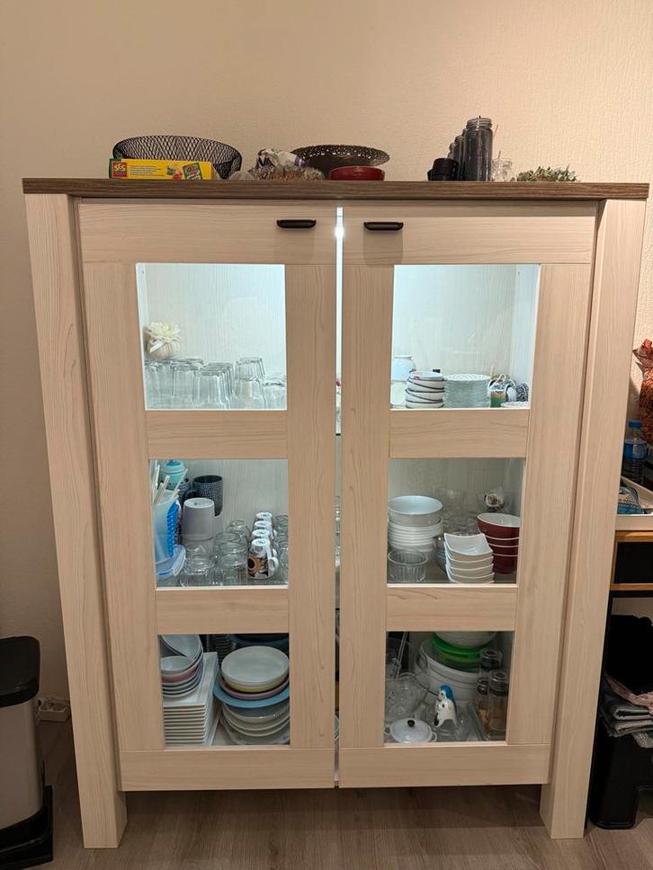 Mooie Vitrinekast met Glazen Deuren, Huis en Inrichting, Kasten | Buffetkasten, Zo goed als nieuw, 100 tot 150 cm, 100 tot 150 cm