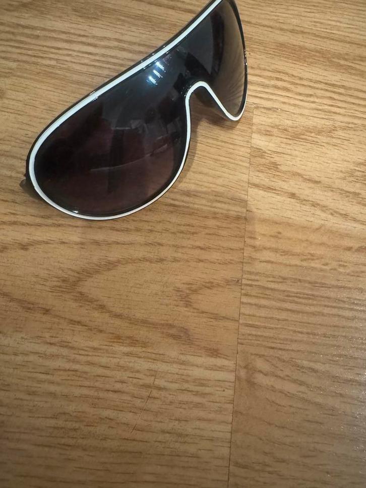 Gucci Zonnebril - Stijlvol en Beschermend, Sieraden, Tassen en Uiterlijk, Zonnebrillen en Brillen | Dames, Zo goed als nieuw, Zonnebril