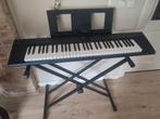 Keyboard Yamaha piaggero NP-12 met standaard, Muziek en Instrumenten, Keyboards, Ophalen, Yamaha, Overige aantallen, Zo goed als nieuw