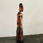 Houtsnijwerk beeldje van een Afrikaanse vrouw, Antiek en Kunst, Kunst | Beelden en Houtsnijwerken, Ophalen of Verzenden