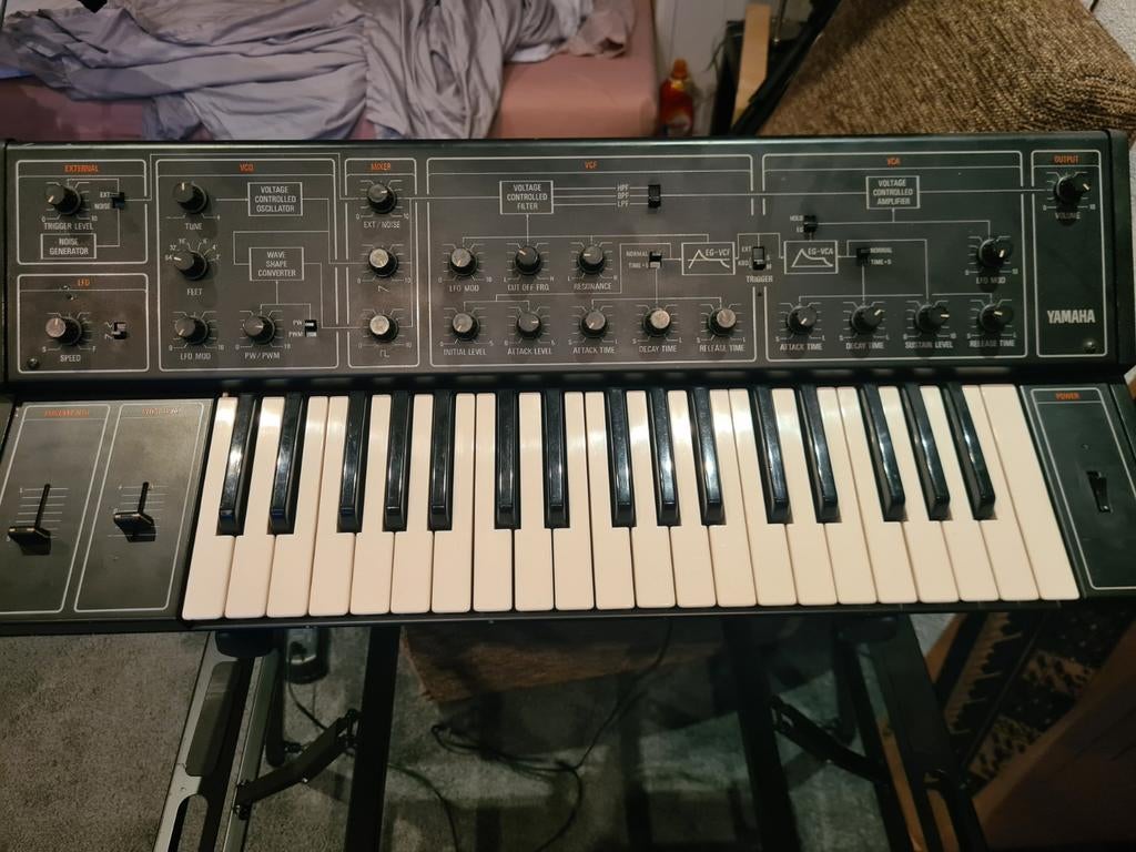 Yamaha CS10 Vintage Japanse Synth met opgevoerde resonance, Muziek en Instrumenten, Synthesizers, Ophalen, Zo goed als nieuw, 61 toetsen