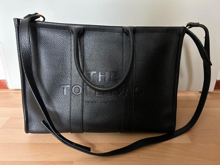 Nieuw! The Tote Bag (groot) Marc Jacobs zwart, Sieraden, Tassen en Uiterlijk, Tassen | Damestassen, Zo goed als nieuw, Handtas