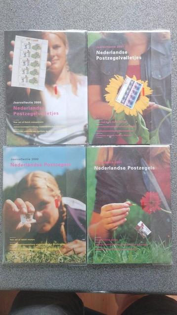 jaar collectie van 2000 en 2001 postzegels en postzegevellen beschikbaar voor biedingen