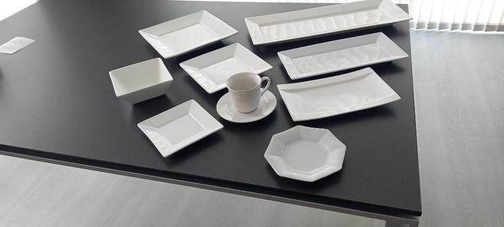 te koop aangeboden mooi wit aardewerk servies, Huis en Inrichting, Keuken | Servies, Nieuw, Schaal of Schalen, Overige stijlen