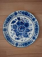Delfts Blauw Bord met Bloemmotief, Ophalen of Verzenden
