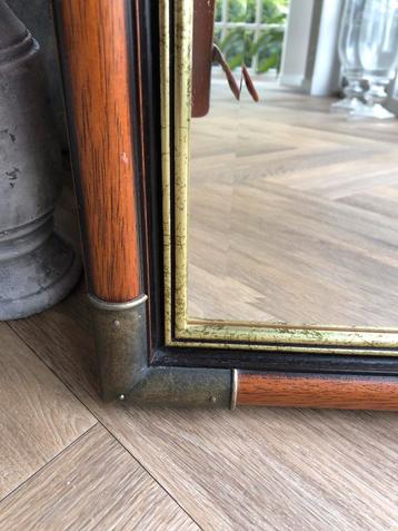 Stijlvolle spiegel beschikbaar voor biedingen