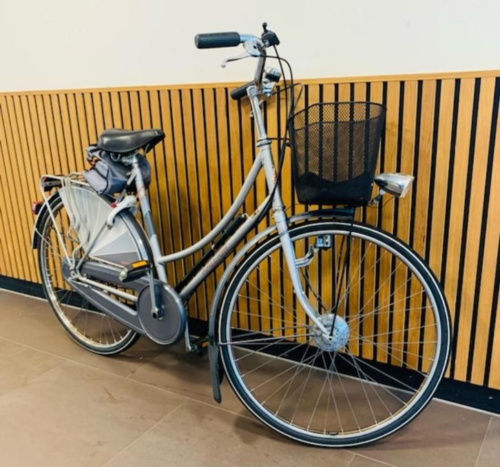Nette damesfiets Raleigh 3 versnellingen handrem nw staat!, Fietsen en Brommers, Fietsen | Dames | Damesfietsen, Zo goed als nieuw