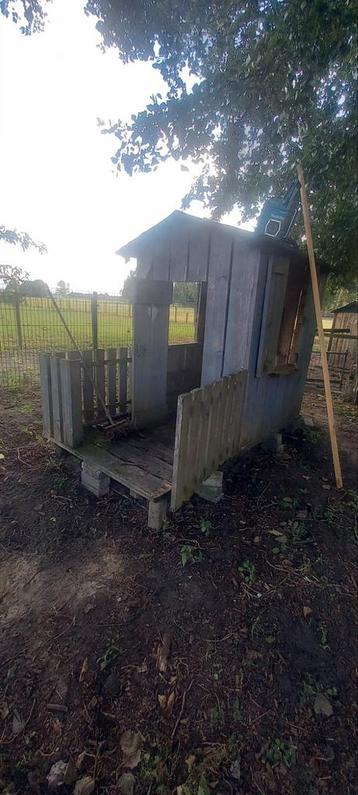 Houten Speelhuisje - Zelf Demonteren beschikbaar voor biedingen