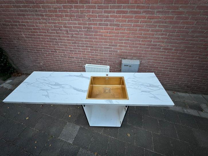 Keukenblad(en) incl. Gouden spoelbak en achterplaten, Huis en Inrichting, Keuken | Keukenelementen, Zo goed als nieuw, Minder dan 100 cm