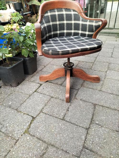 Antieke industriële draaistoel, Antiek en Kunst, Antiek | Meubels | Stoelen en Banken, Ophalen