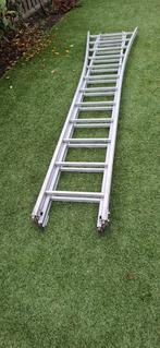 Tweedelige aluminium ladder, 2x12 treden., Doe-het-zelf en Verbouw, Ladders en Trappen, Ophalen, Gebruikt, 4 meter of meer