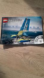 Lego technic catamaran 42105, Ophalen of Verzenden, Zo goed als nieuw
