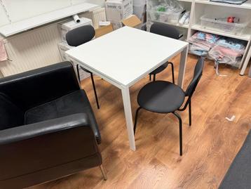 Ikea Melltorp Tafel + 3 Stoelen beschikbaar voor biedingen