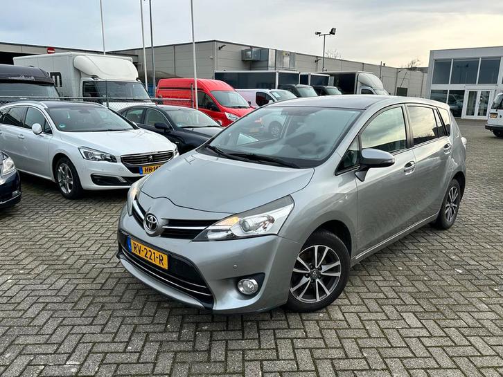 Toyota Verso 2.0 D-4d-f 7P 2014 Grijs Pano| schermpjes, Auto's, Toyota, Bedrijf, Verso, Diesel, E, MPV, Handgeschakeld, Geïmporteerd