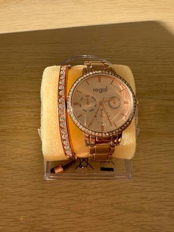 Regal Dameshorloge met armband beschikbaar voor biedingen