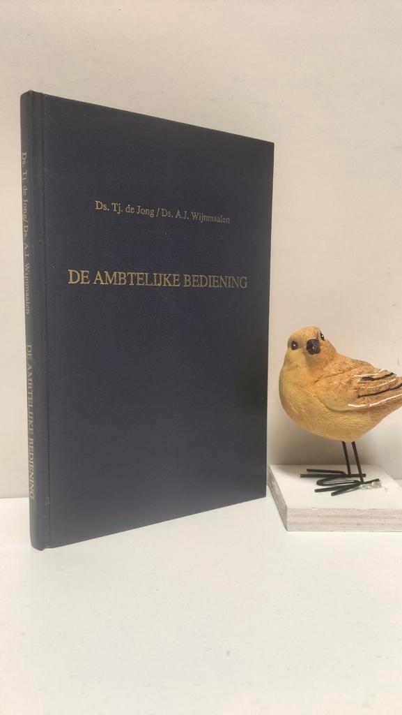 Jong, Ds. Tj. De e.a. ; De ambtelijke bediening, Boeken, Godsdienst en Theologie, Gelezen, Christendom | Protestants, Ophalen of Verzenden