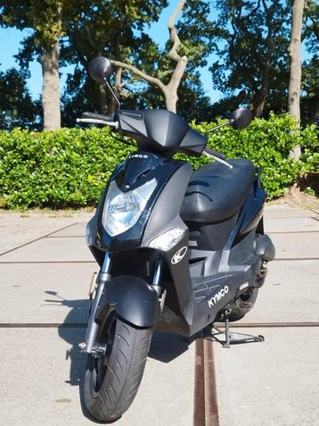 Kymco Agility 50  / lage km stand 3350km / Zwart / bij 2012 beschikbaar voor biedingen