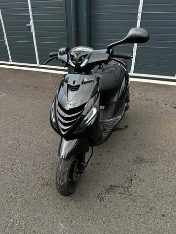 Piaggio zip black on black bromscooter ~ BOMVOL OPTIES! beschikbaar voor biedingen