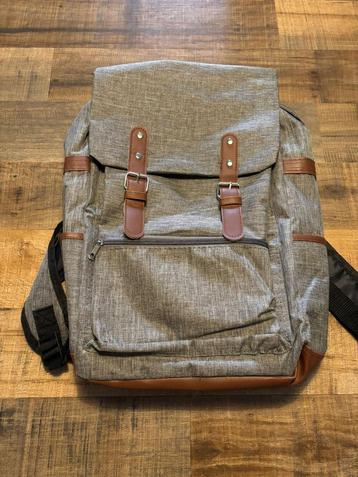 Stijlvolle Rugzak - Grijs met Bruine Accenten beschikbaar voor biedingen