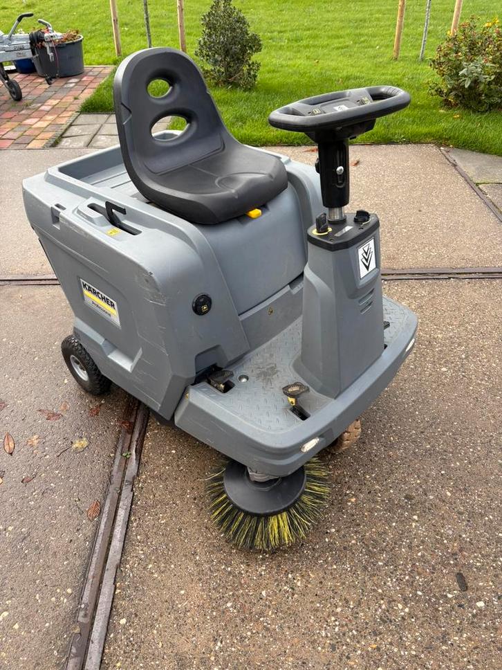 Kärcher veegmachine, Doe-het-zelf en Verbouw, Reinigingsmachines, Gebruikt, Overige typen, Ophalen