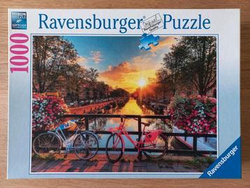 Ravensburger puzzel 1000 Fietsen in Amsterdam, COMPLEET IZGS beschikbaar voor biedingen