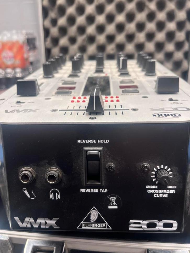 Behringer VMX200 DJ Mixer - Gebruikt, Muziek en Instrumenten, Mengpanelen, Gebruikt, Minder dan 5 kanalen, Microfooningang, Ophalen of Verzenden