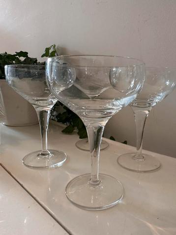 Set van 4 kristallen coupe champagne glazen beschikbaar voor biedingen