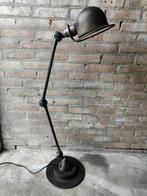 Originele Jieldé 2-armige industriële lamp – vintage design, Ophalen of Verzenden, Gebruikt, Metaal, 100 tot 150 cm
