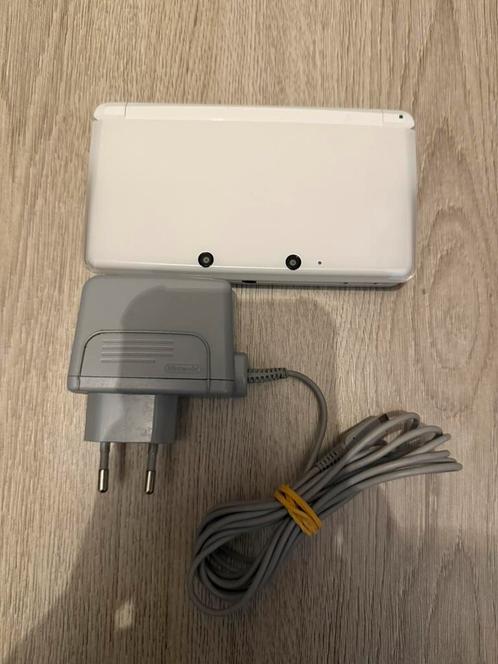 Nintendo 3DS Wit Incl. Adapter, Spelcomputers en Games, Games | Nintendo 2DS en 3DS, Zo goed als nieuw, 1 speler, Vanaf 7 jaar
