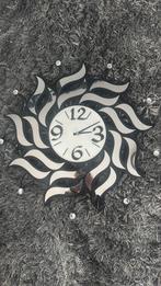 Mooie grote spiegelklok zwart hoogglans met stenen, Huis en Inrichting, Woonaccessoires | Klokken, Ophalen of Verzenden, Zo goed als nieuw