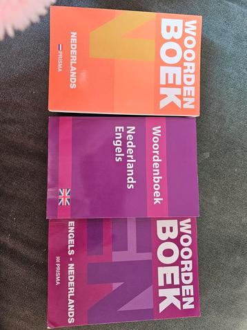 3 woordenboeken. Nederlands en Engels