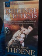 Brock Thoene - Dreigende duisternis, Brock Thoene; Bodie Thoene, Ophalen of Verzenden, Zo goed als nieuw, Nederland