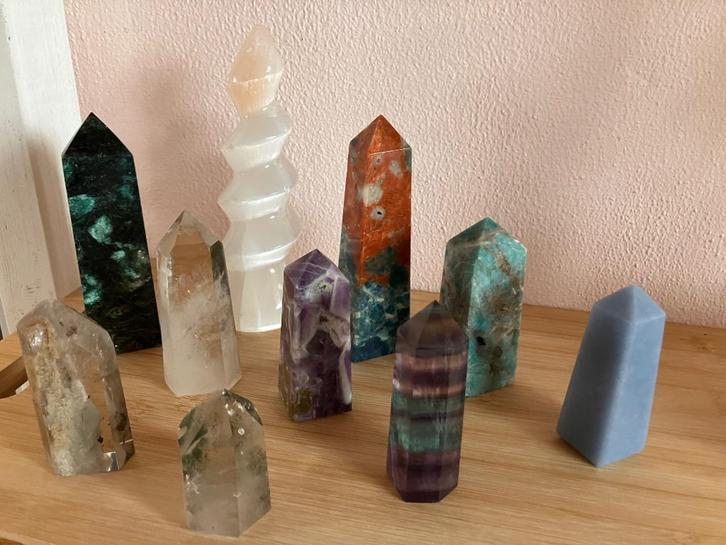 10  torens / edelsteen O.a amazoniet , angeliet, fluoriet, Verzamelen, Mineralen en Fossielen, Overige typen, Ophalen of Verzenden