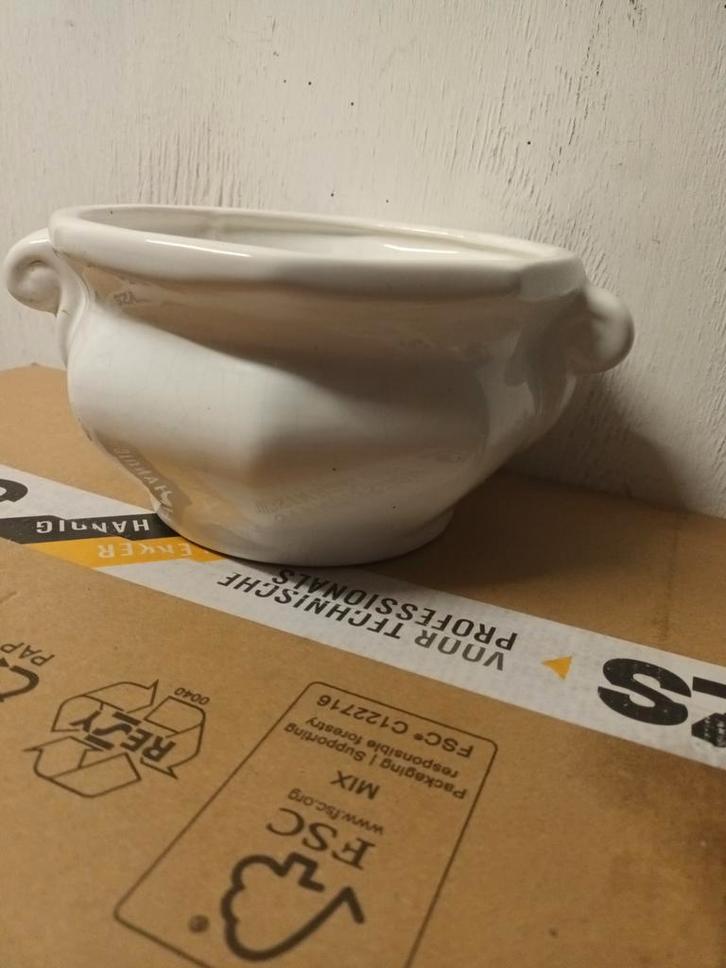 Witte Bloempot - Chique Uitstraling, Huis en Inrichting, Woonaccessoires | Schalen en Manden, Zo goed als nieuw, Schaal, Rond