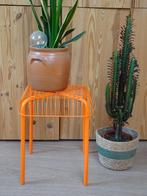 Vintage Ikea design Vasteron oranje krukje / draadkruk, Ophalen of Verzenden, Zo goed als nieuw, IJzer