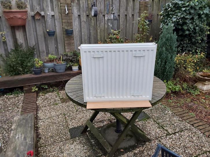 Radiator, Doe-het-zelf en Verbouw, Verwarming en Radiatoren, Radiator, 30 tot 80 cm, Ophalen of Verzenden