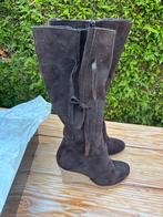 Italians bruine suède larzen in maat 39, Ophalen of Verzenden, Zo goed als nieuw, Bruin