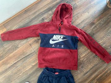 Nike joggingpak, maat 140/146 beschikbaar voor biedingen