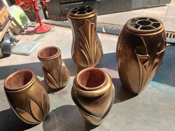 Bronzen Grafvazen Set - 5 Stuks ook los te koop beschikbaar voor biedingen