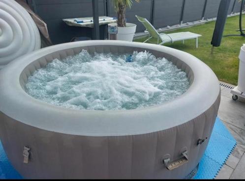 Intex Jacuzzi PureSpa Z.G.A.N, Tuin en Terras, Bubbelbaden en Hottubs, Zo goed als nieuw, Opblaasbaar, Afdekzeil, Grondzeil, Filter