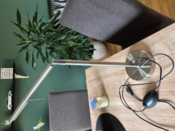 Opruiming tafellamp dimbaar beschikbaar voor biedingen